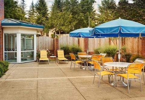 Fairfield Inn & Suites Portland South/Лейк-Освего Экстерьер фото
