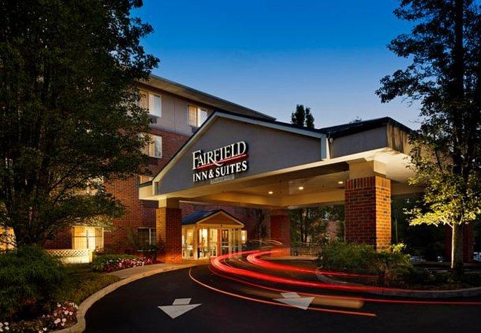 Fairfield Inn & Suites Portland South/Лейк-Освего Экстерьер фото