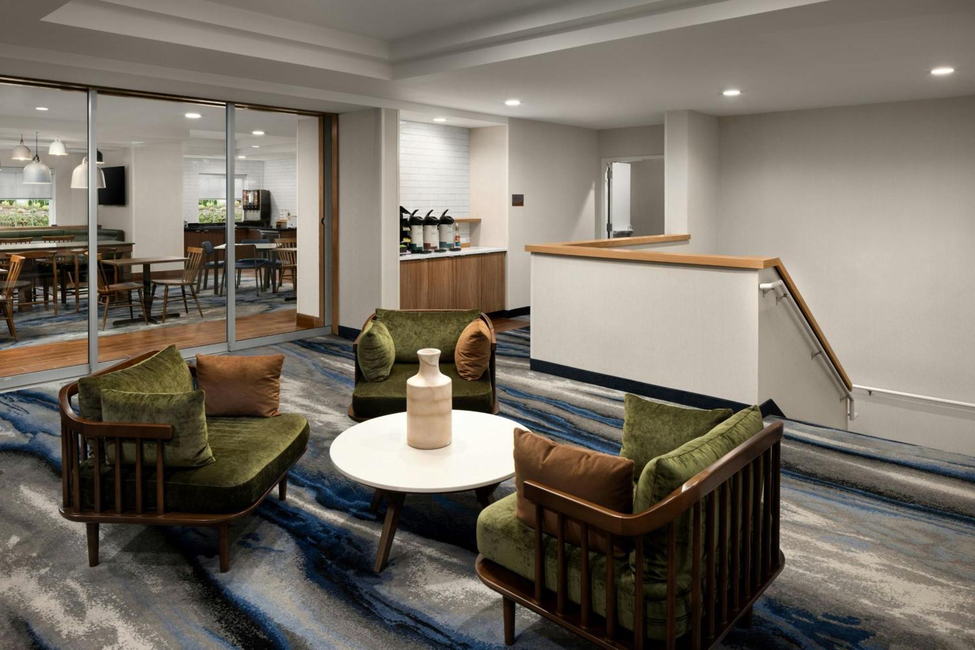 Fairfield Inn & Suites Portland South/Лейк-Освего Экстерьер фото