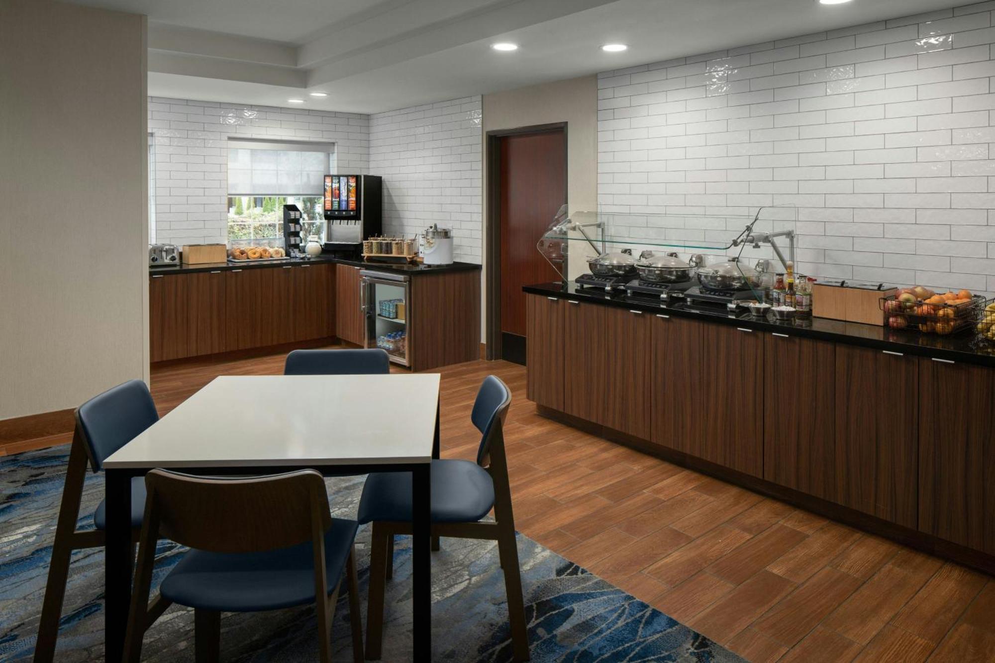 Fairfield Inn & Suites Portland South/Лейк-Освего Экстерьер фото